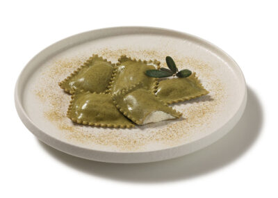 Piatto di Ravioli di Ricotta alle Foglie di Ulivo - Ascolive